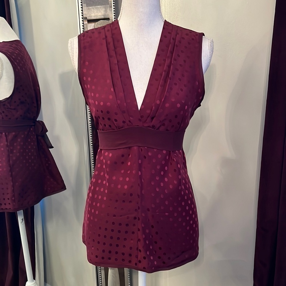 BCBGMAXAZRIA Burgundy Silk Polka Dot Sleeveless Top Size Small
